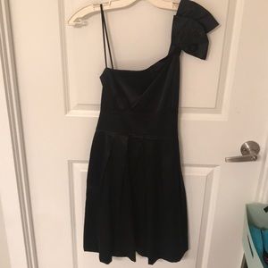 Little black dress - one shouldered detail!